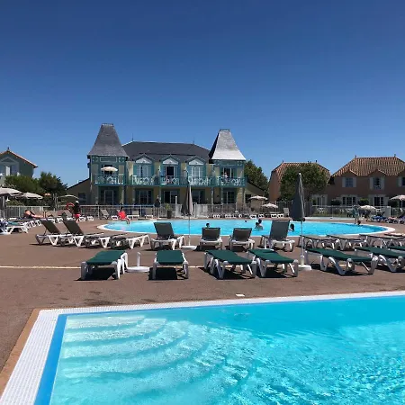 Maison Avec Piscine Holiday home *